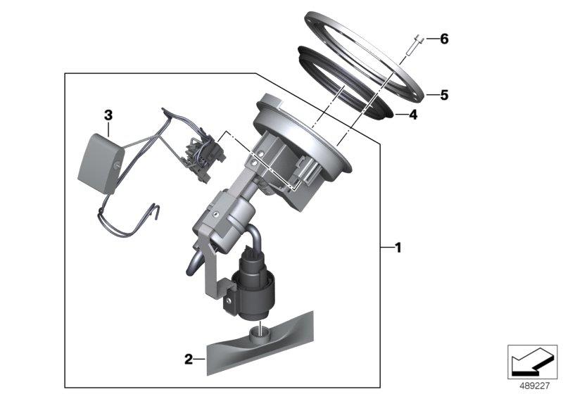 06Fuel pump/fuel filterhttps://images.simplepart.com/images/parts/BMW/fullsize/489227.jpg