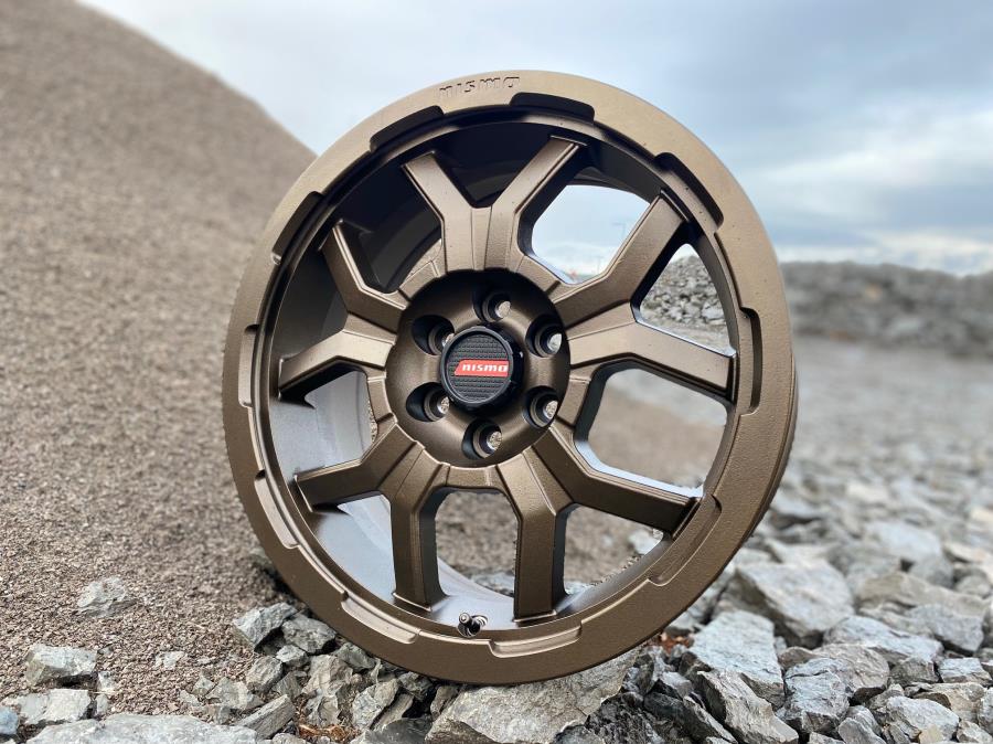 2010 Nissan Pathfinder S Nismo off road axis truck wheel - bronze ...