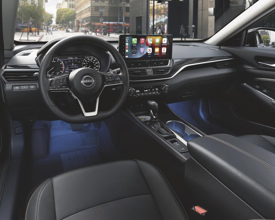 2022 Nissan Maxima Interior Accent