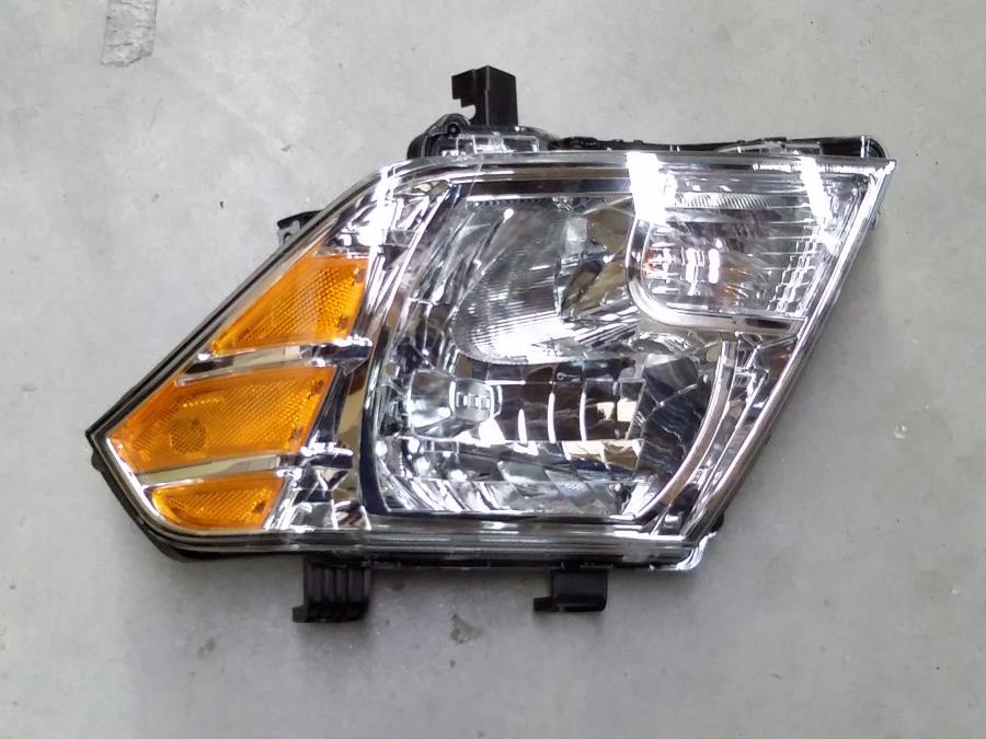 2010 Nissan Armada Headlight Left 26060 ZL40B Genuine Nissan