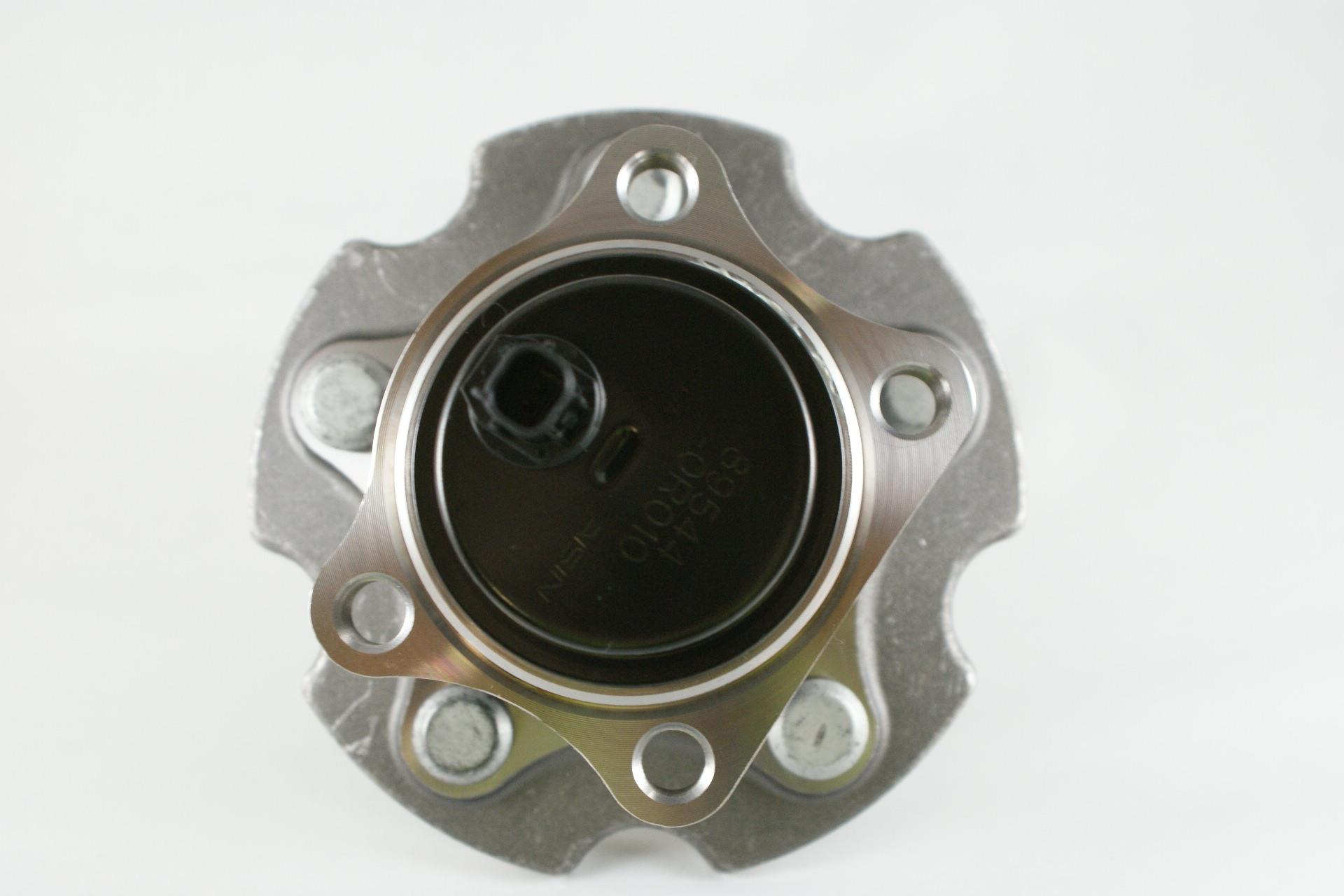 View 424500R010 Wheel Bearing and Hub (Left, Right, Rear) Full-Sized Product Image