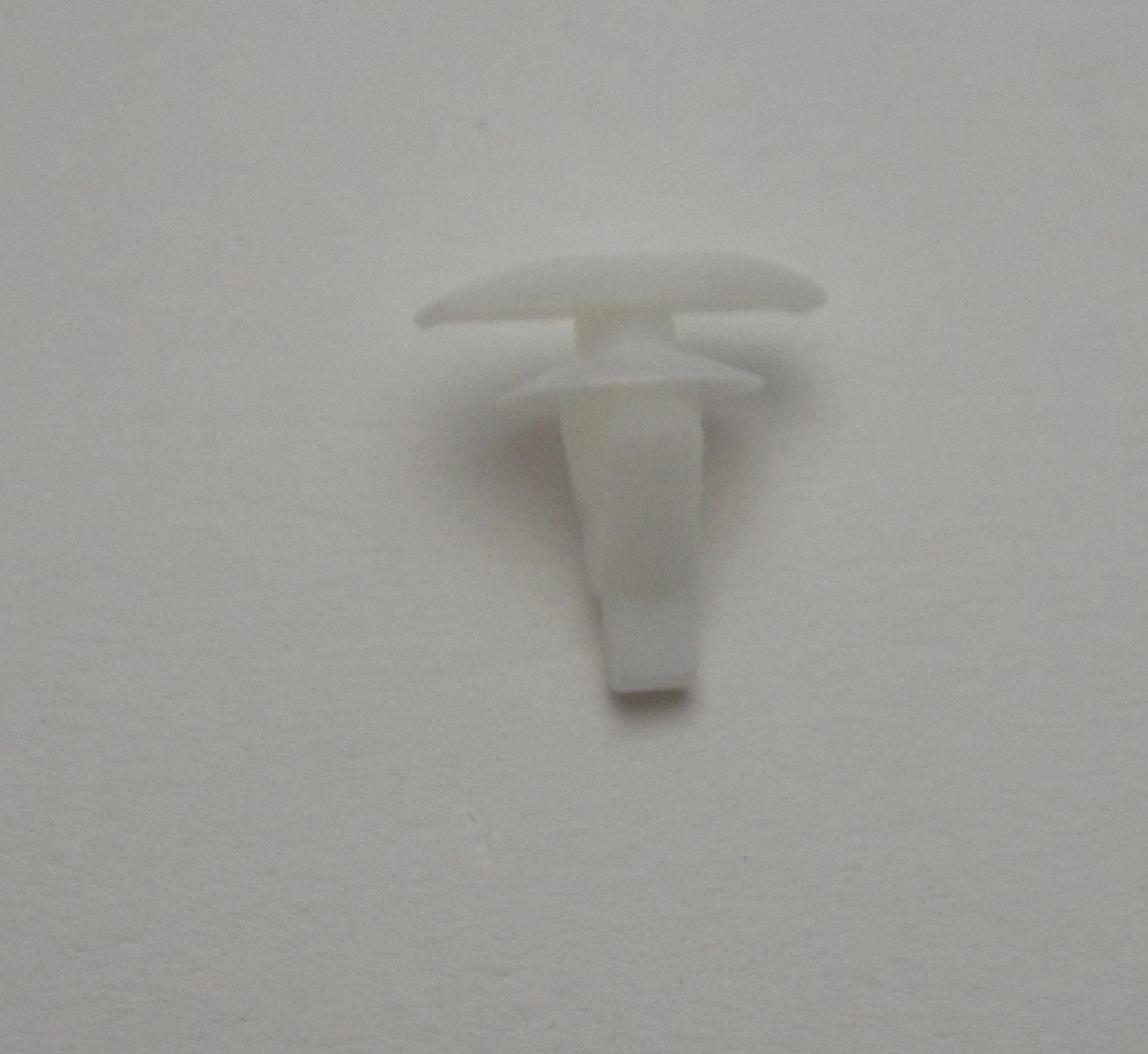 View 6786712150 CLIP; RETAINER; WEATHERSTRIP Full-Sized Product Image