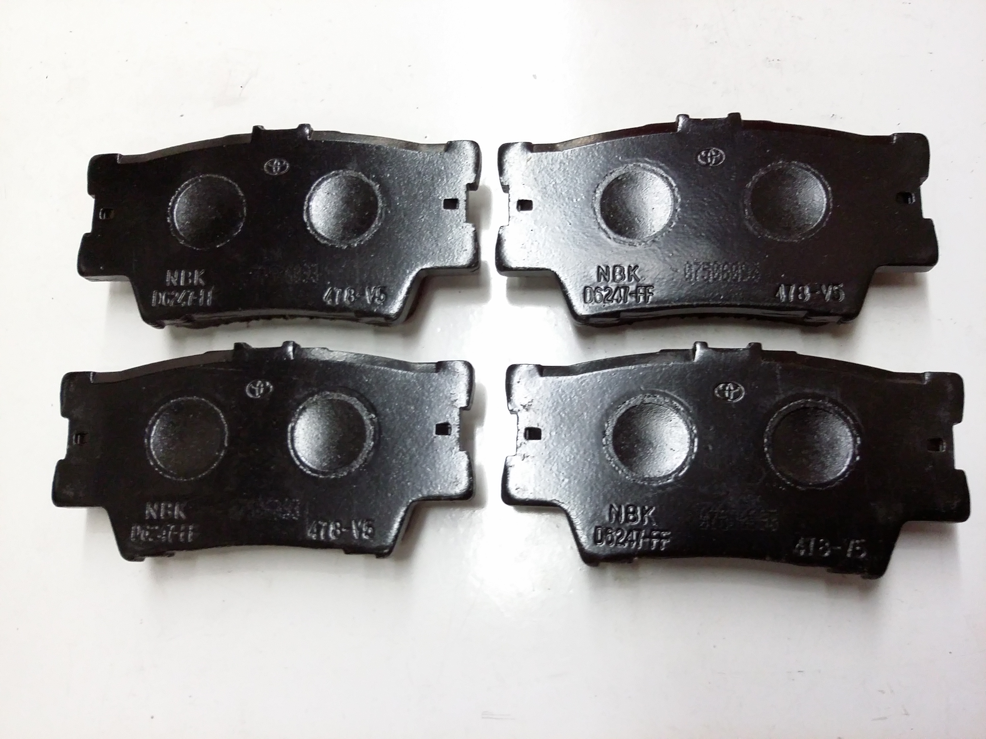 2014 Toyota CAMRY SE Sedan Disc Brake Pad Set (Rear) - 0446606200 ...